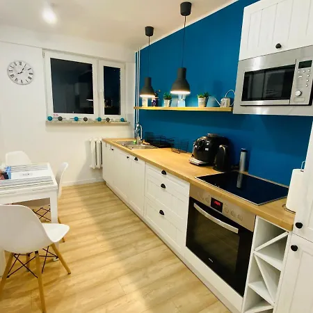 Marina * 카미엔 포모르스키